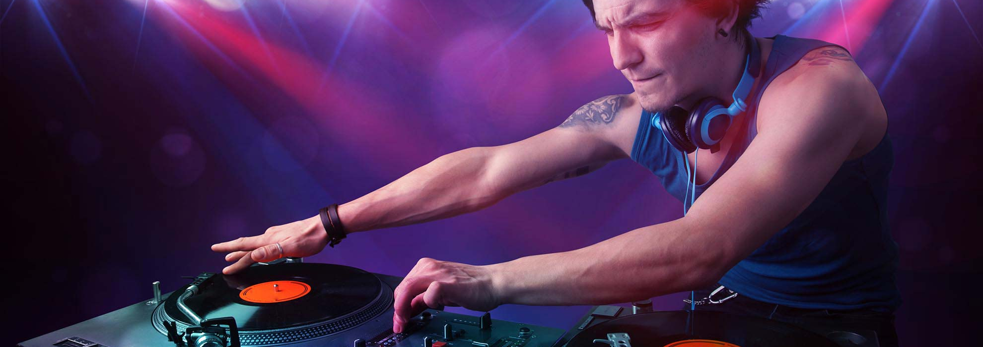 So findest du deinen perfekten Hochzeits-DJ - Event-Planung Österreich