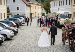 6 Methoden, um bei der Hochzeitstransportation zu sparen