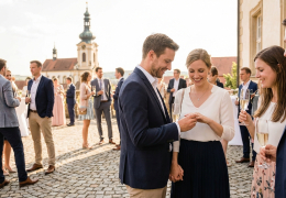Frisch verlobt? Wann du mit deiner Hochzeitsvorbereitung beginnen solltest