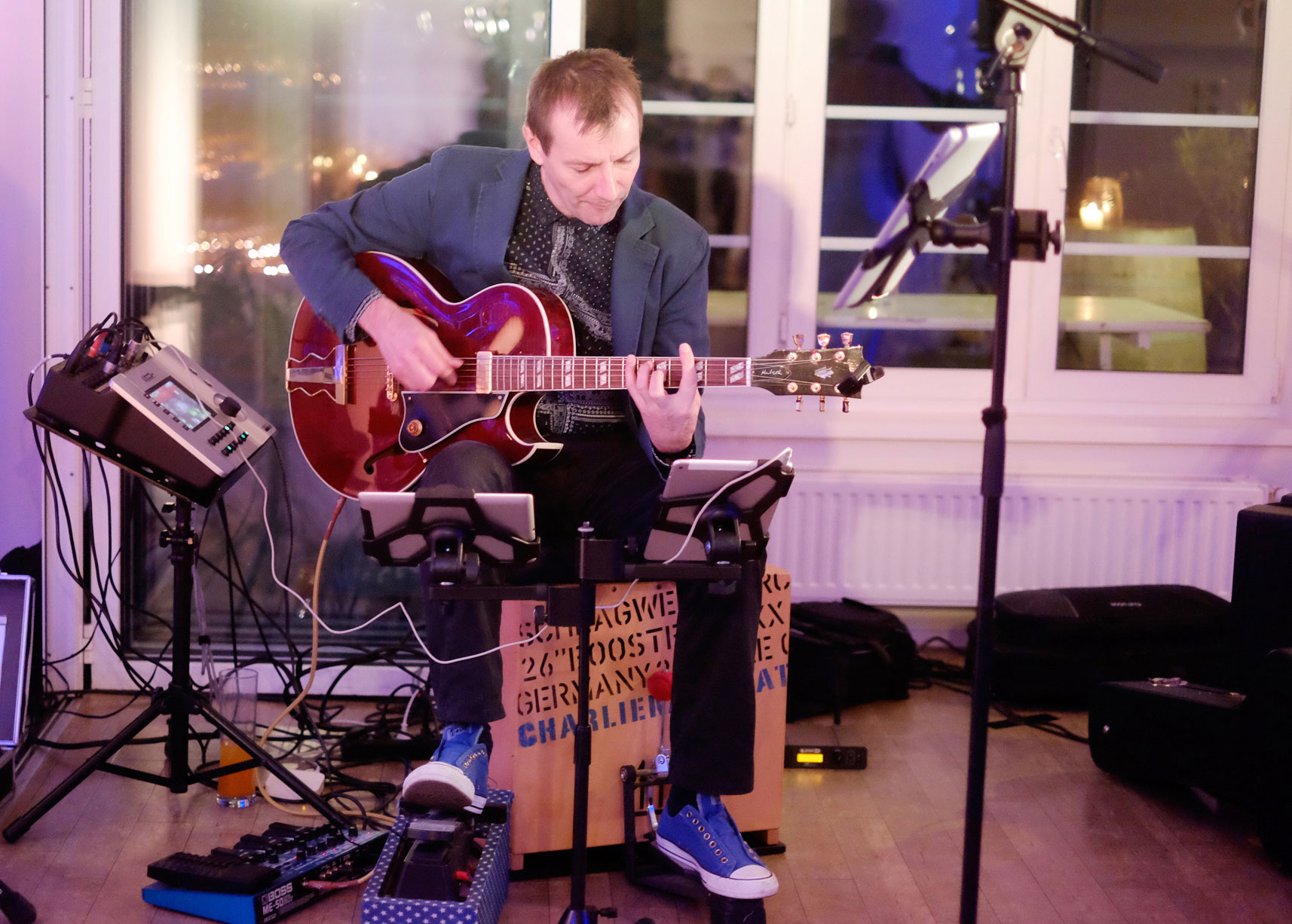Lounge Gitarrist Charlie Kager