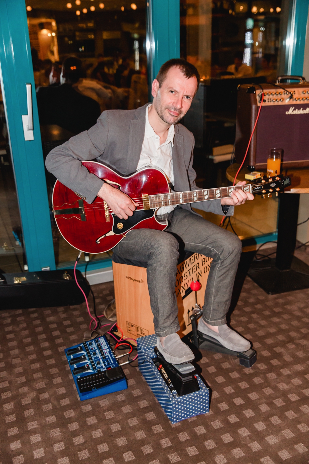 Lounge Gitarrist Charlie Kager