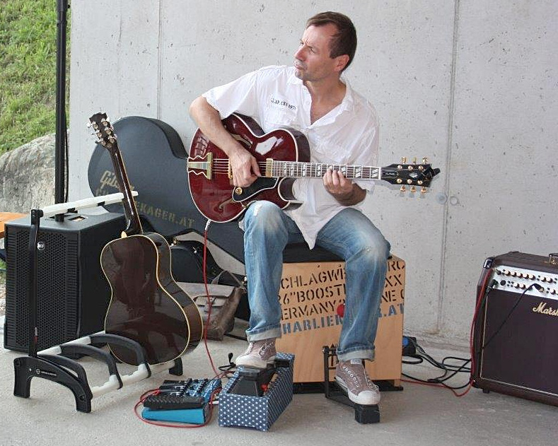 Lounge Gitarrist Charlie Kager